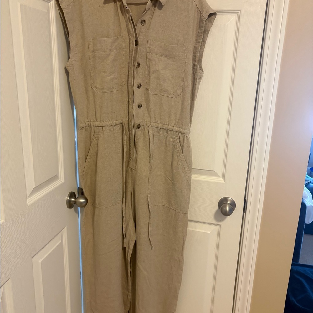 Universal Thread Beige Collared Top